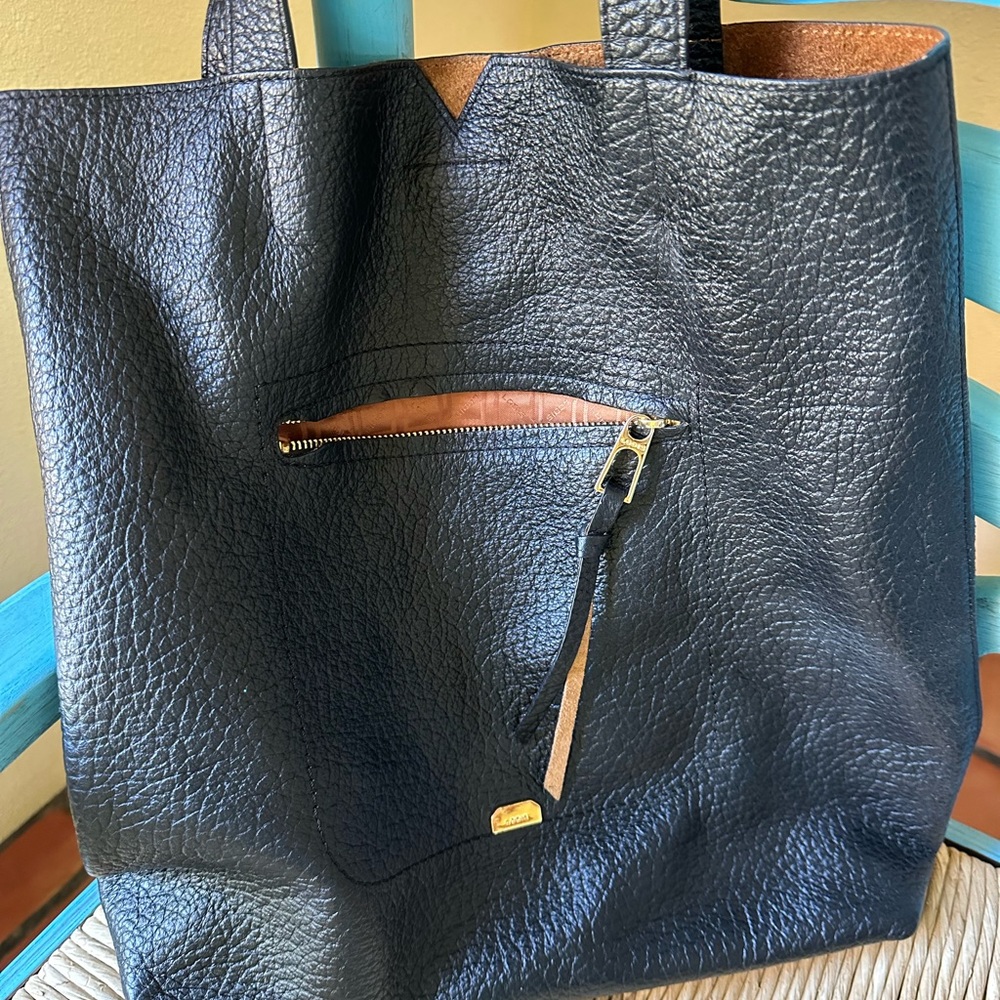 Beautiful Black pebbled leather Lodis shoulder bag